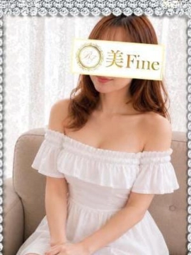 美月まりな