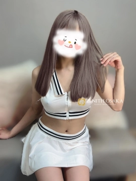 雛鶴　りさ