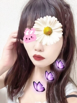 小室ゆりあ