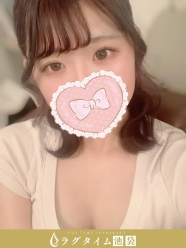 星奈ゆうな