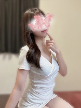 白羽なぎ