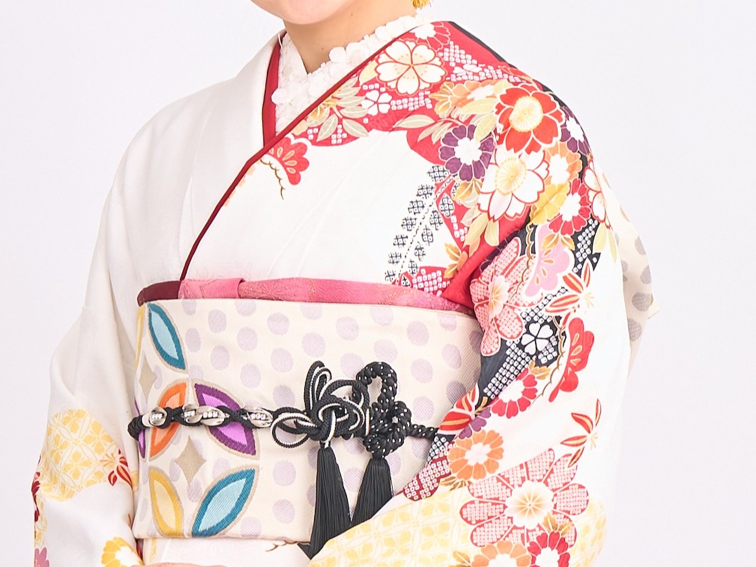 かたちが崩れにくい帯揚げの結び方をご紹介！｜成人式当日におすすめの帯揚げ選びと結び方を徹底解説