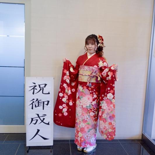 お客様写真館 成人式の振袖 振袖レンタル ママ振りなどご要望に応じた振袖選びをサポート 振袖すずのき 絹絵屋 お客様写真館 成人式の振袖 振袖レンタル ママ振りなどご要望に応じた振袖選びをサポート 振袖すずのき 絹絵屋