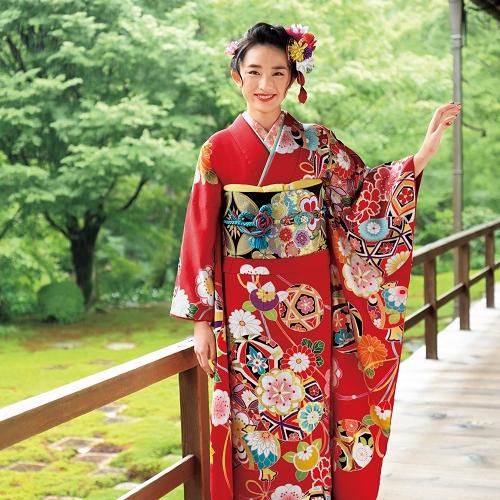 時代を選ばないクラッシックな赤地に小槌や毬で未来への願いをこめて 時代を選ばないクラッシックな赤地に小槌や毬で未来への願いをこめて