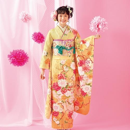 ふんわりとやわらかな黄色の振袖にポップな可愛さ全開 ふんわりとやわらかな黄色の振袖にポップな可愛さ全開