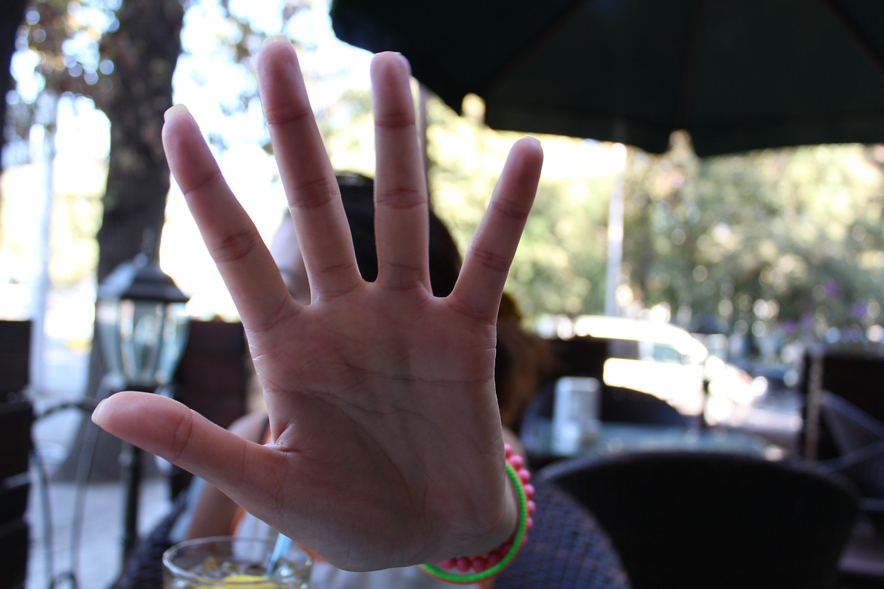 近寄りがたい女性の特徴と心理 男性が抱く本音とは マイナビライフサポート 結婚相談所ナビ