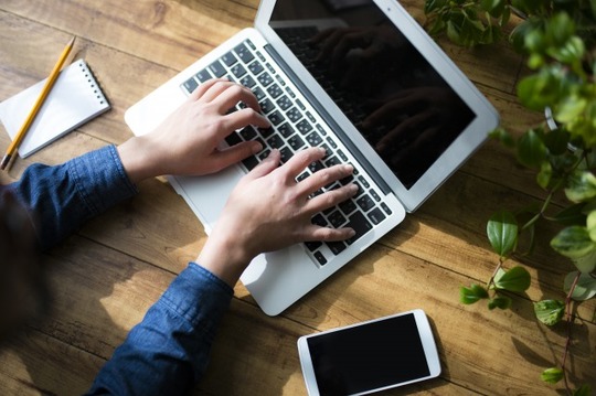 初心者がプログラミングを始めるのにおすすめの言語は?