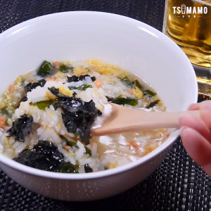 コンビニおにぎりで卵雑炊