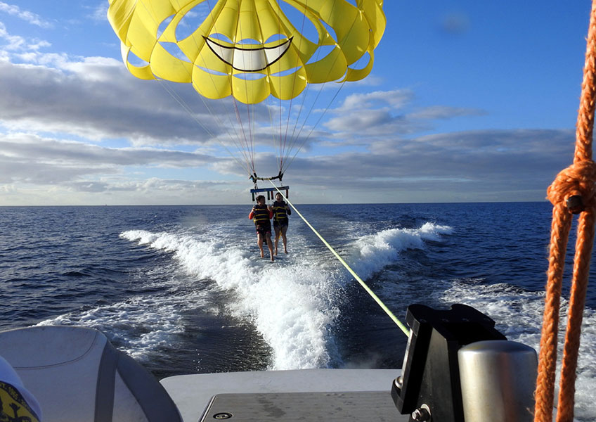 고 하와이 워터스포츠 - 패러세일링