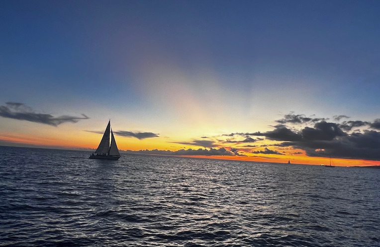 ワイキキサンセットクルーズ