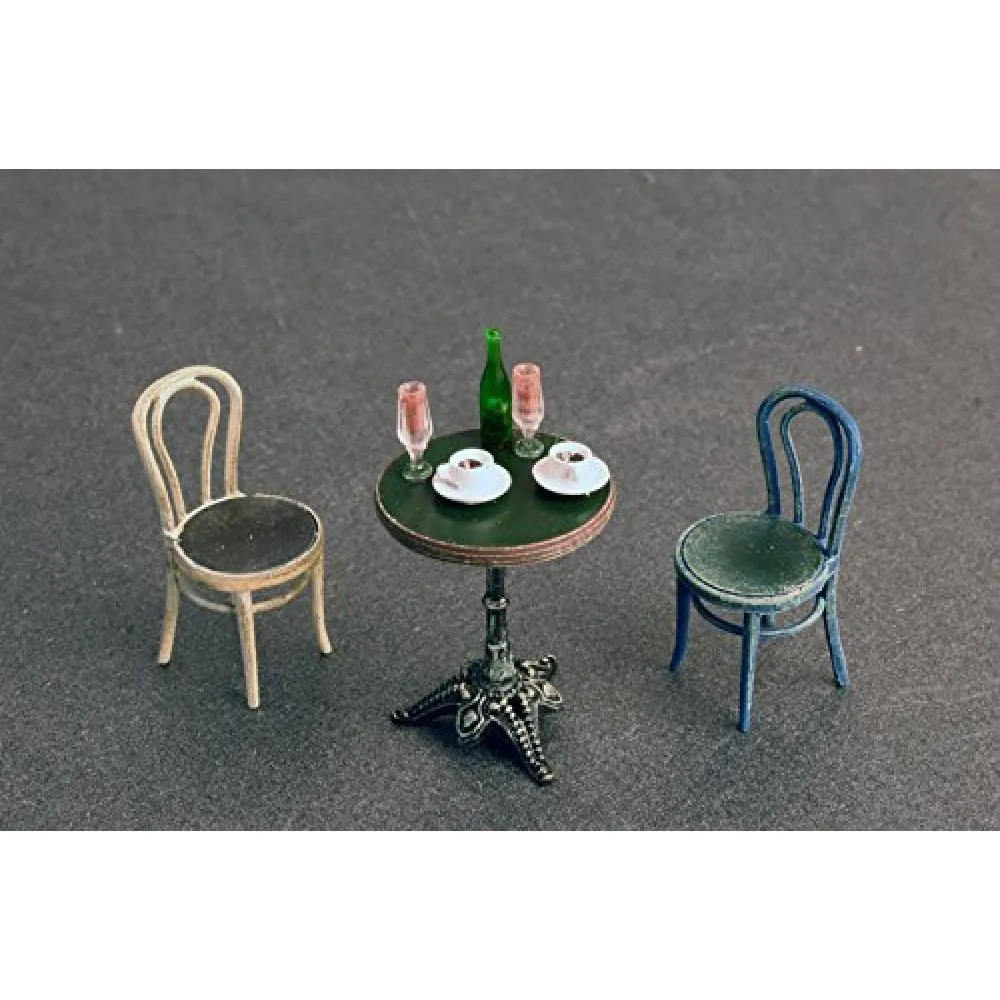 mini plastic chairs