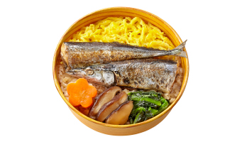 丸ごと一尾入った生姜香る秋刀魚ごはん