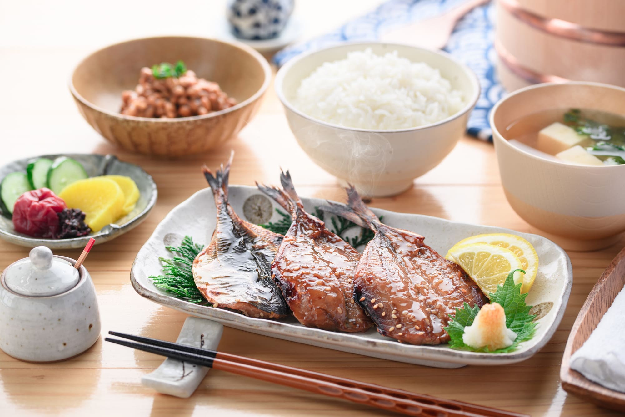 あじのみりん干しとご飯などの和朝食