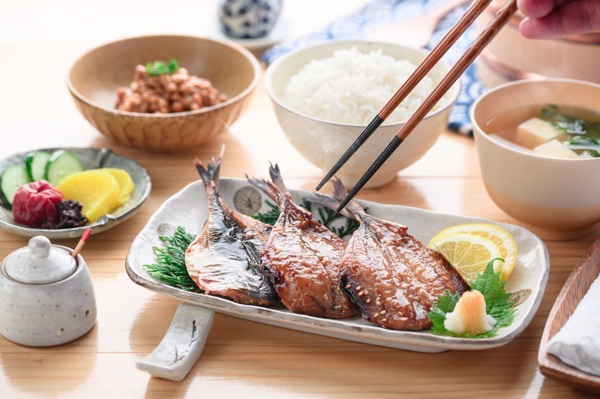 鯵のみりん干しをメインとした栄養バランスのよい和定食