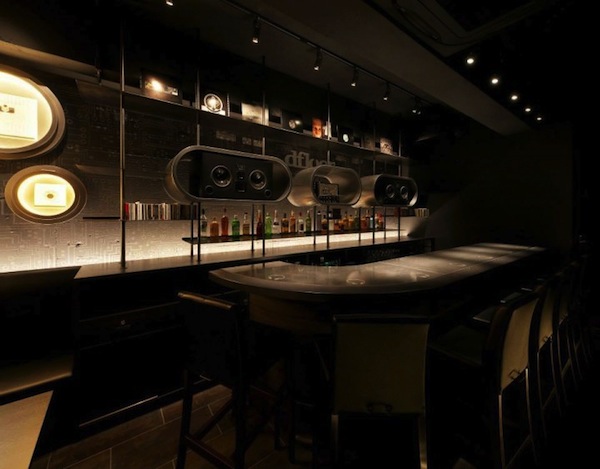 国内唯一のテクノBAR「Techno Bar dfloor」