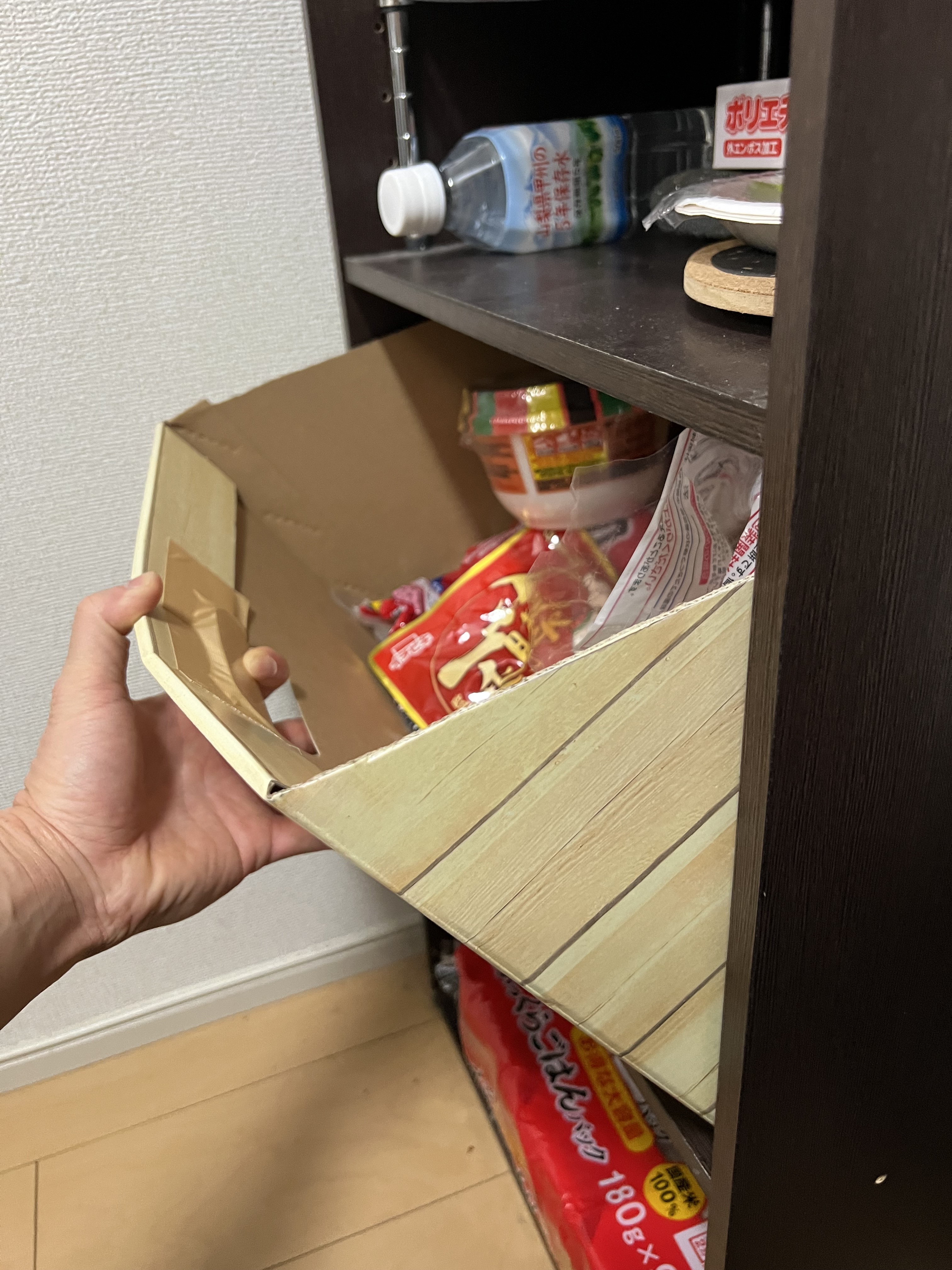 傾く収納箱 | みんなの欲しいがカタチになる！100円均一アイテム情報・投稿サービス みん100