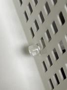 高い棚にあるカゴ収納につける取っ手