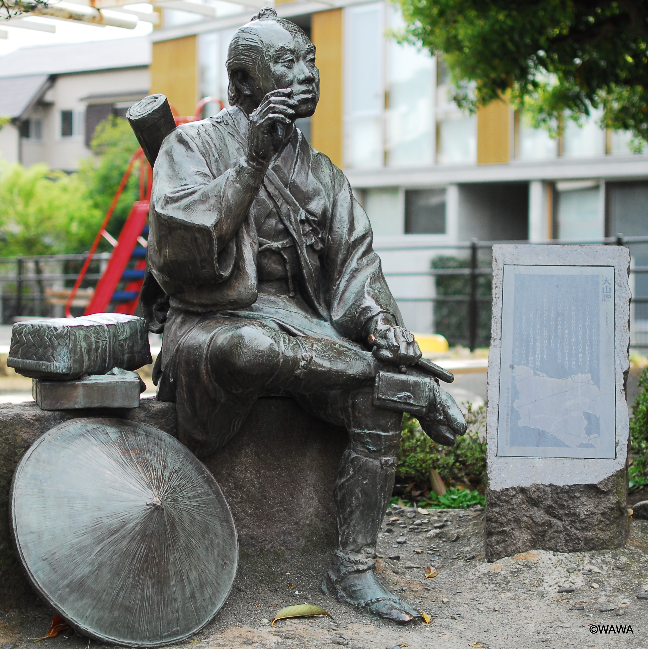 大山詣 旅人 の像 Monumento モニュメント