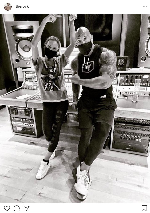 ドウェイン ジョンソン 妻ローレンの誕生日を祝福 新型コロナ感染から回復後 マスクをつけた夫婦ショット 映画がもっと面白くなる映画情報サイト ムビッチ