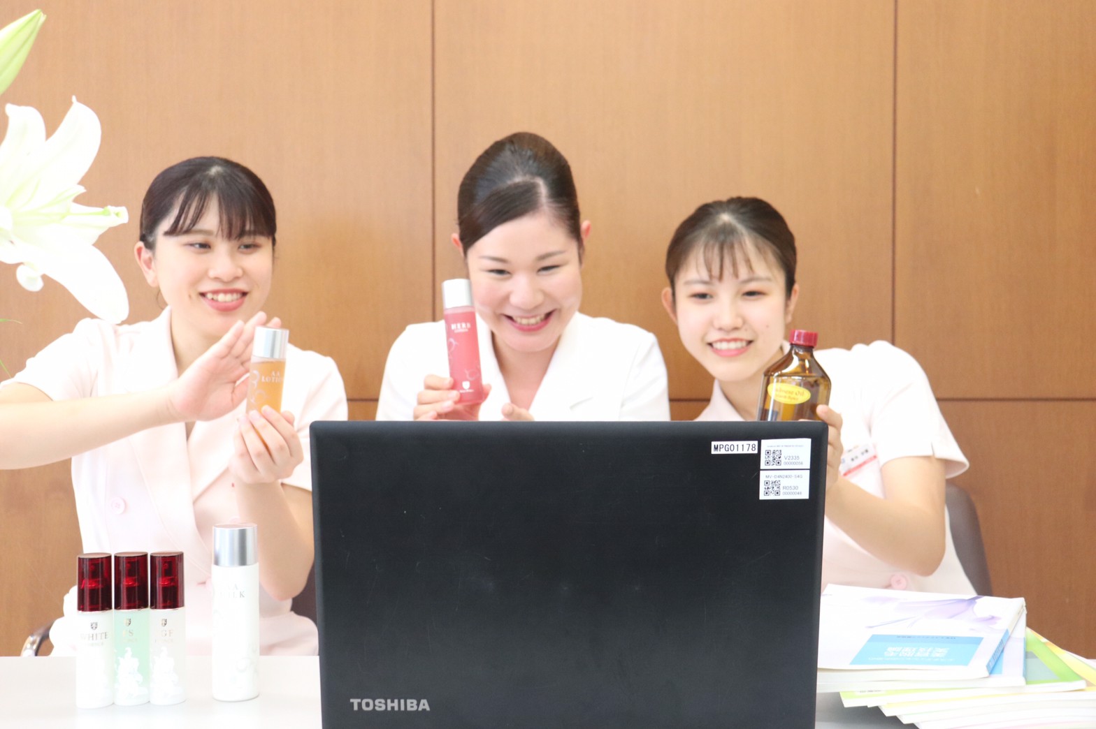 【13:00~14:30】『オンラインビューティレッスン』便秘&ぽっこりお腹解消!おすすめ腸マッサージ!
