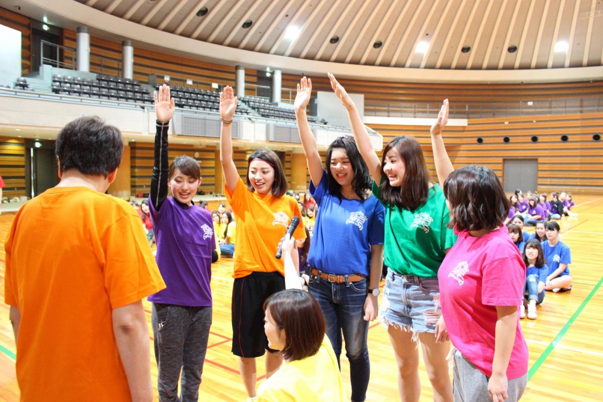 新入生歓迎球技大会17 大阪の美容専門学校 ミスパリ学園