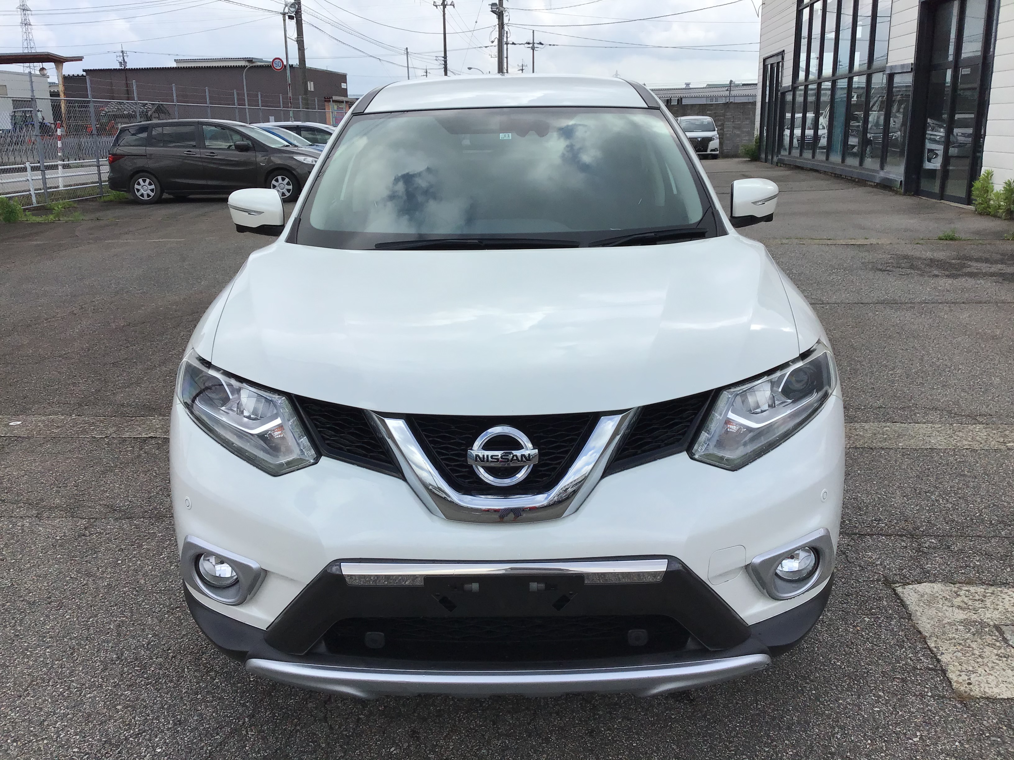 X TRAIL