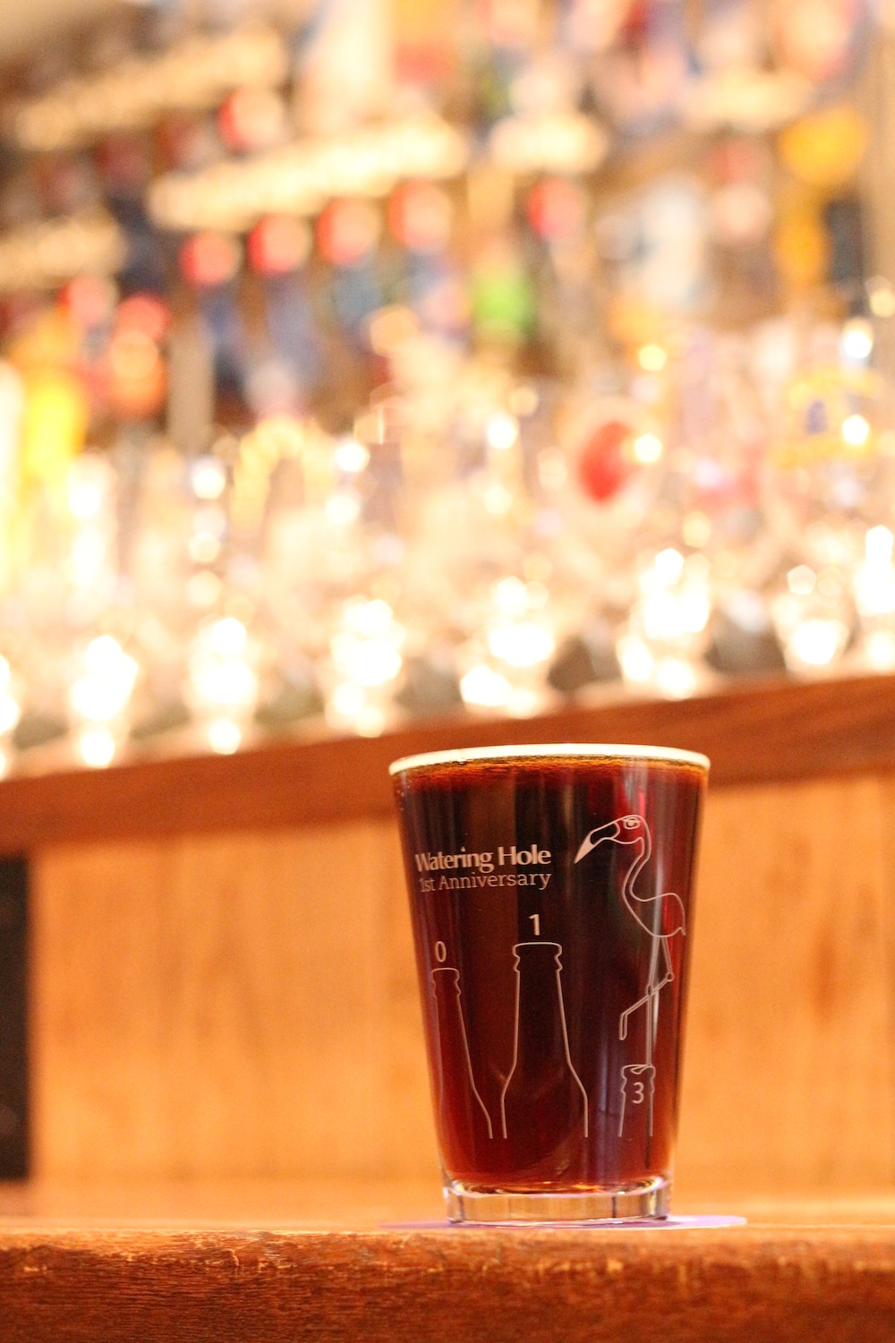 WATERING HOLEのグラス