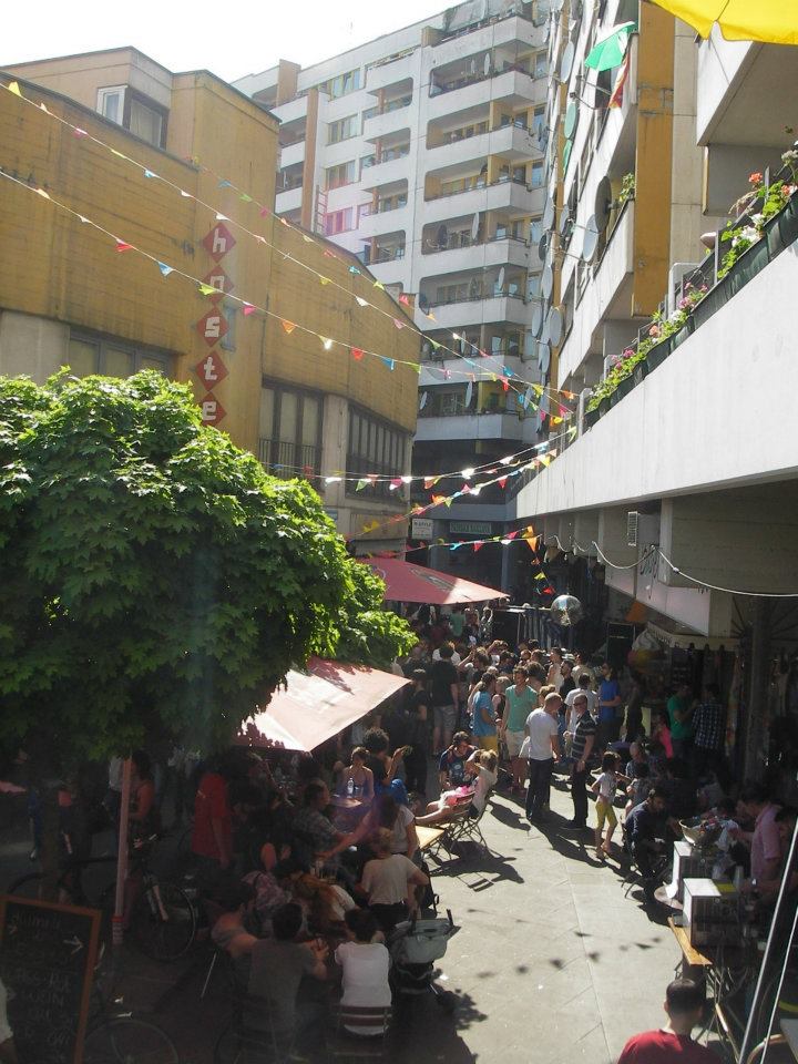 535097_369456099757101_947987179_n