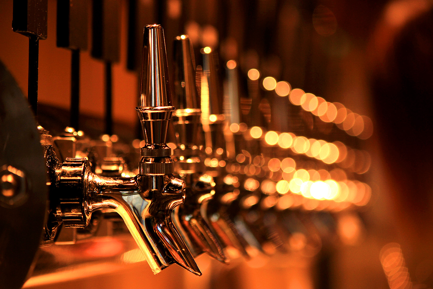 画像：よなよなビアキッチン　ビールタップ