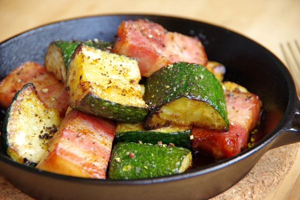 ズッキーニ　ベーコン　スキレット　おつまみ