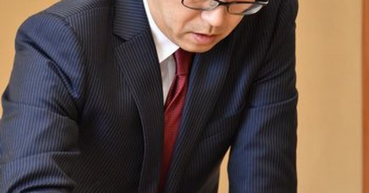 普通に勝てばいいのに 羽生竜王 優位な場面で悪手を指したと思いきや 結果的に最短で勝つ手筋だったことに手首を壊される実況民 Togetter ニュートピ Twitterで話題のニュースをお届け