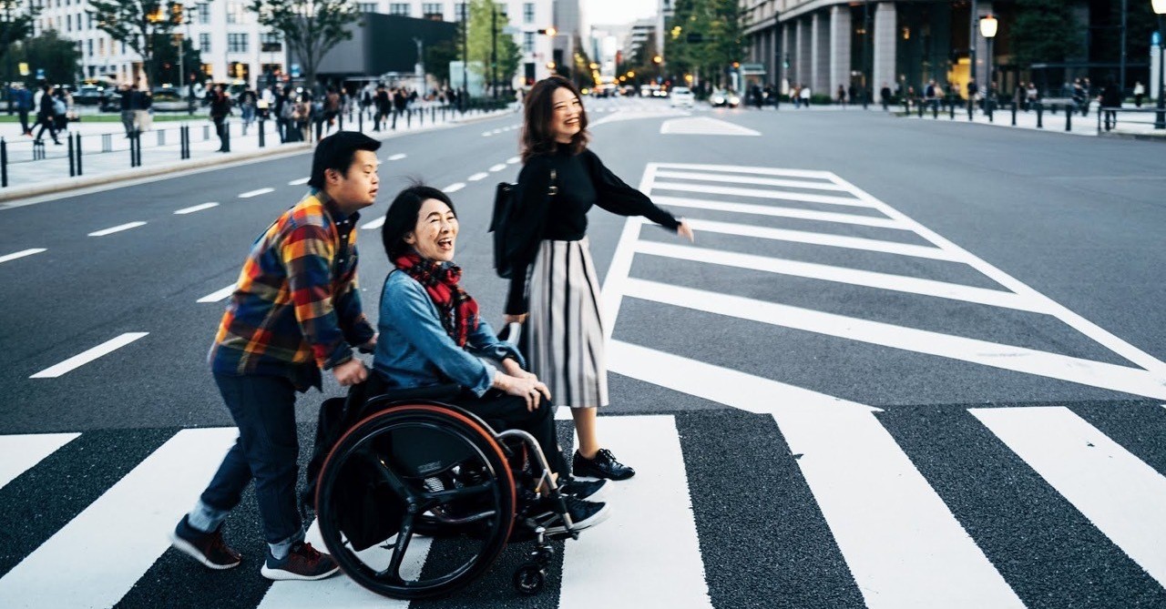 家族への 愛してる は声にして ギュッとして やっと伝わる気持ちだった 岸田ひろ実 ミライロ Note ニュートピ Twitter で話題のニュースをお届け