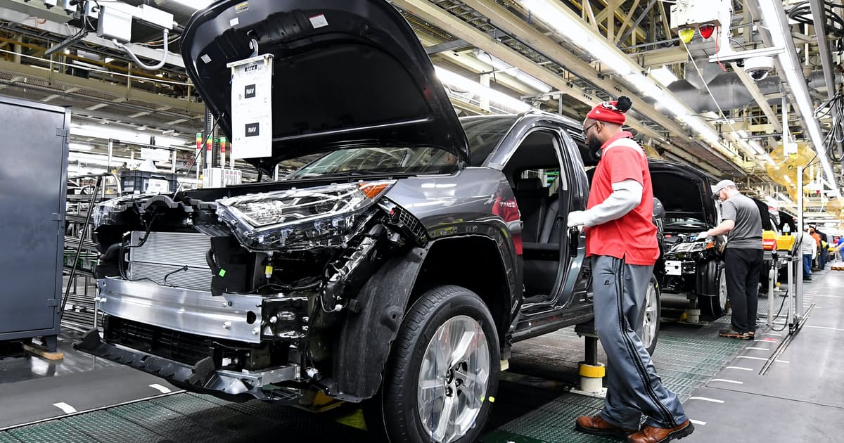 トヨタ米首位、真価問うEV戦略 GMの牙城崩す: 日本経済新聞 
