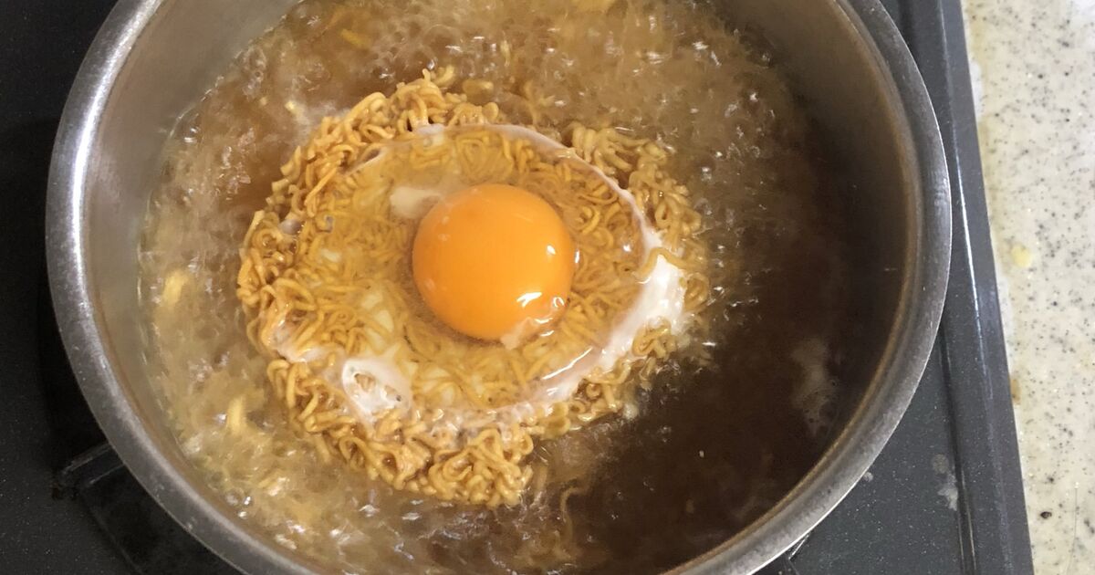 チキンラーメンを鍋で作るのは邪道 お湯派 Vs 鍋派の抗争まとめ そこへ謎の第3勢力が Togetter ニュートピ Twitter で話題のニュースをお届け