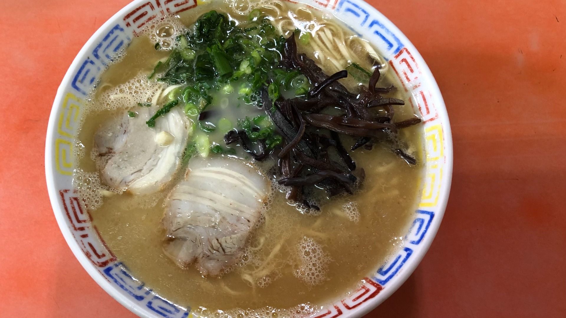 絶対に食べておかねばならない 福岡の豚骨ラーメン 基本 ３軒 山路力也 個人 Yahoo ニュース ニュートピ Twitterで話題のニュースをお届け