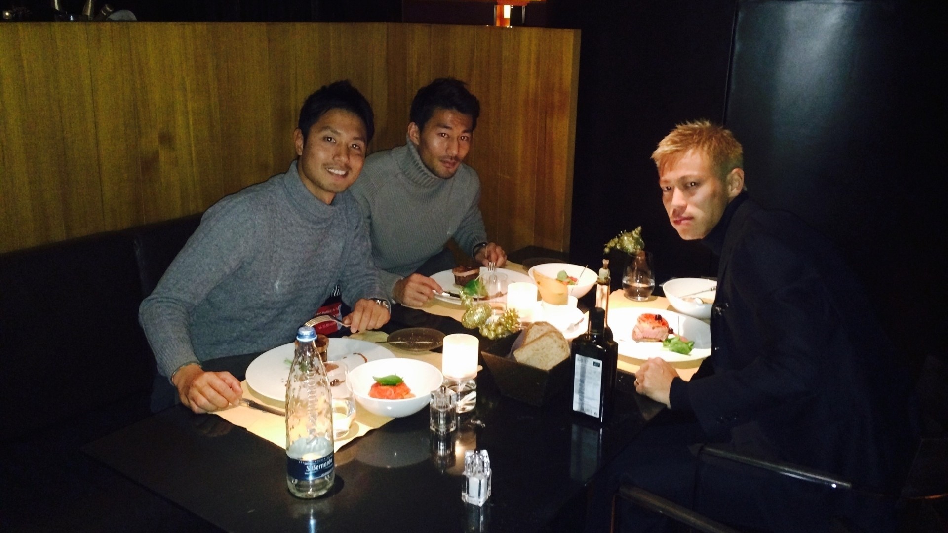 Mvp家長昭博を祝福した本田圭佑 アキ が初めて見せた涙に驚いた金正訓氏 今も続く3人の絆 金明昱 個人 Yahoo ニュース ニュートピ Twitterで話題のニュースをお届け