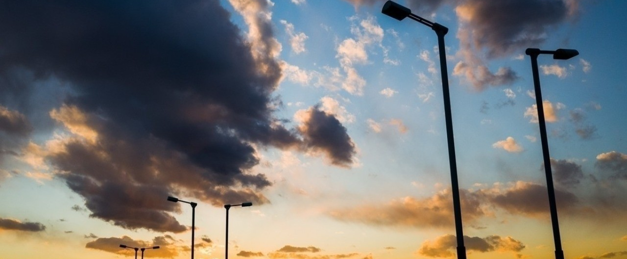 １ 君と夏が 鉄塔の上 賽助 君と夏が 鉄塔の上 連載中 Note ニュートピ Twitterで話題のニュースをお届け