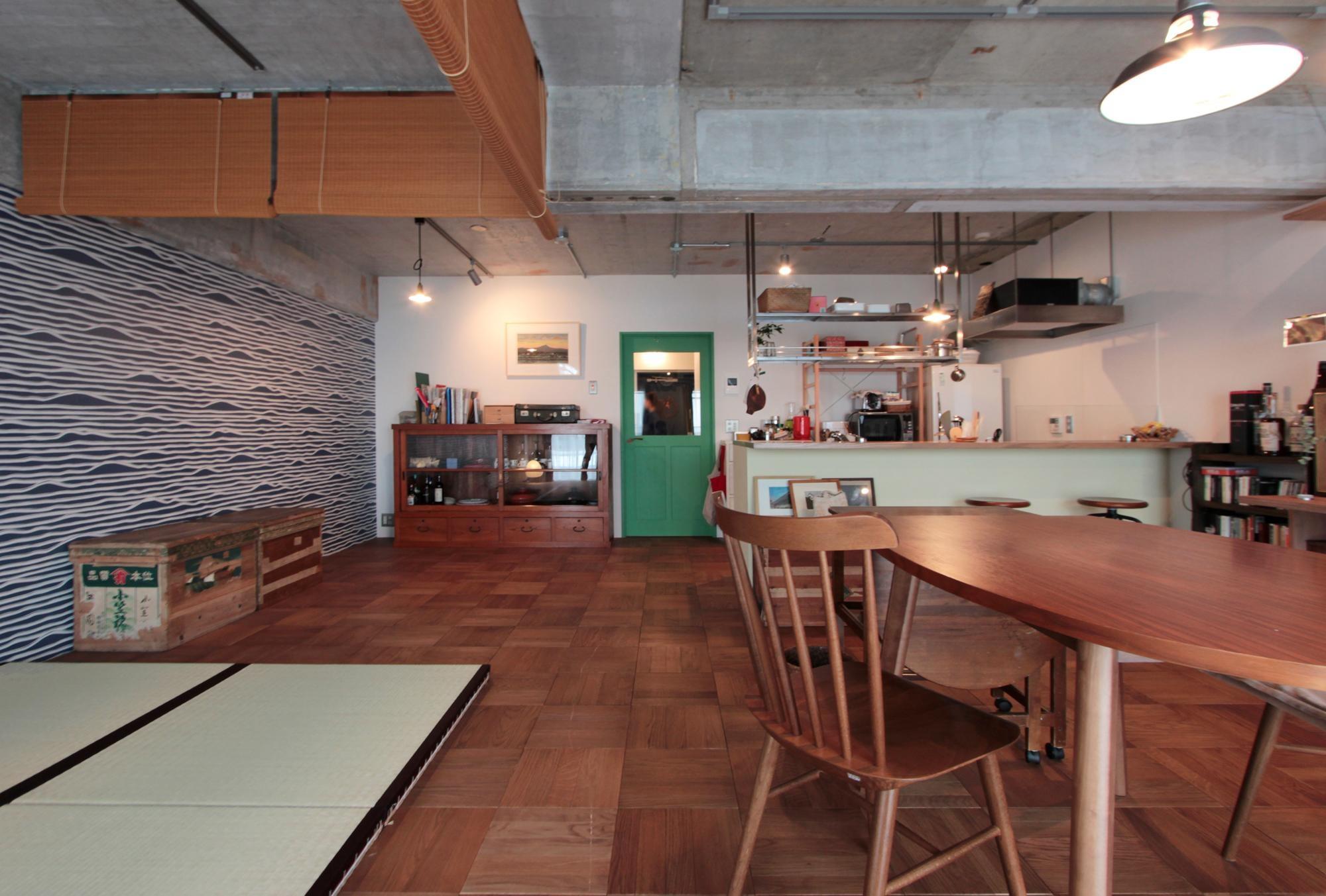 和モダンとレトロを重ね合わせたどこか懐かしいおしゃれなスペースのリノベーション事例