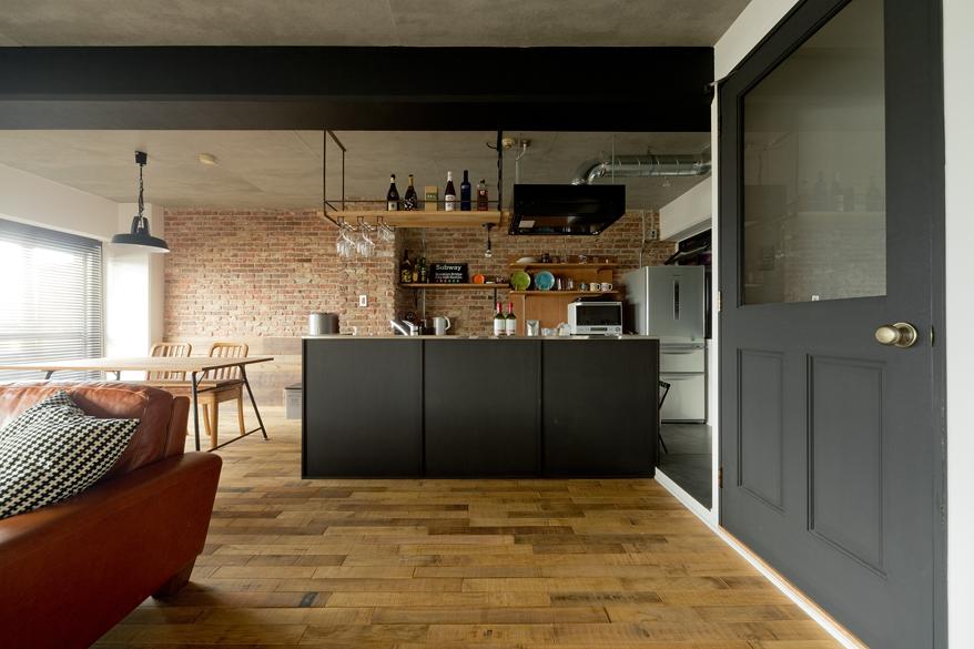 落ち着いたNYスタイルのカフェを思わせる演出のリノベーション事例