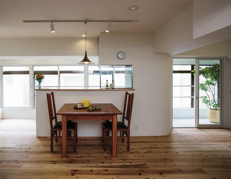 家事動線のよさを極めたインナーテラスのリノベーション事例