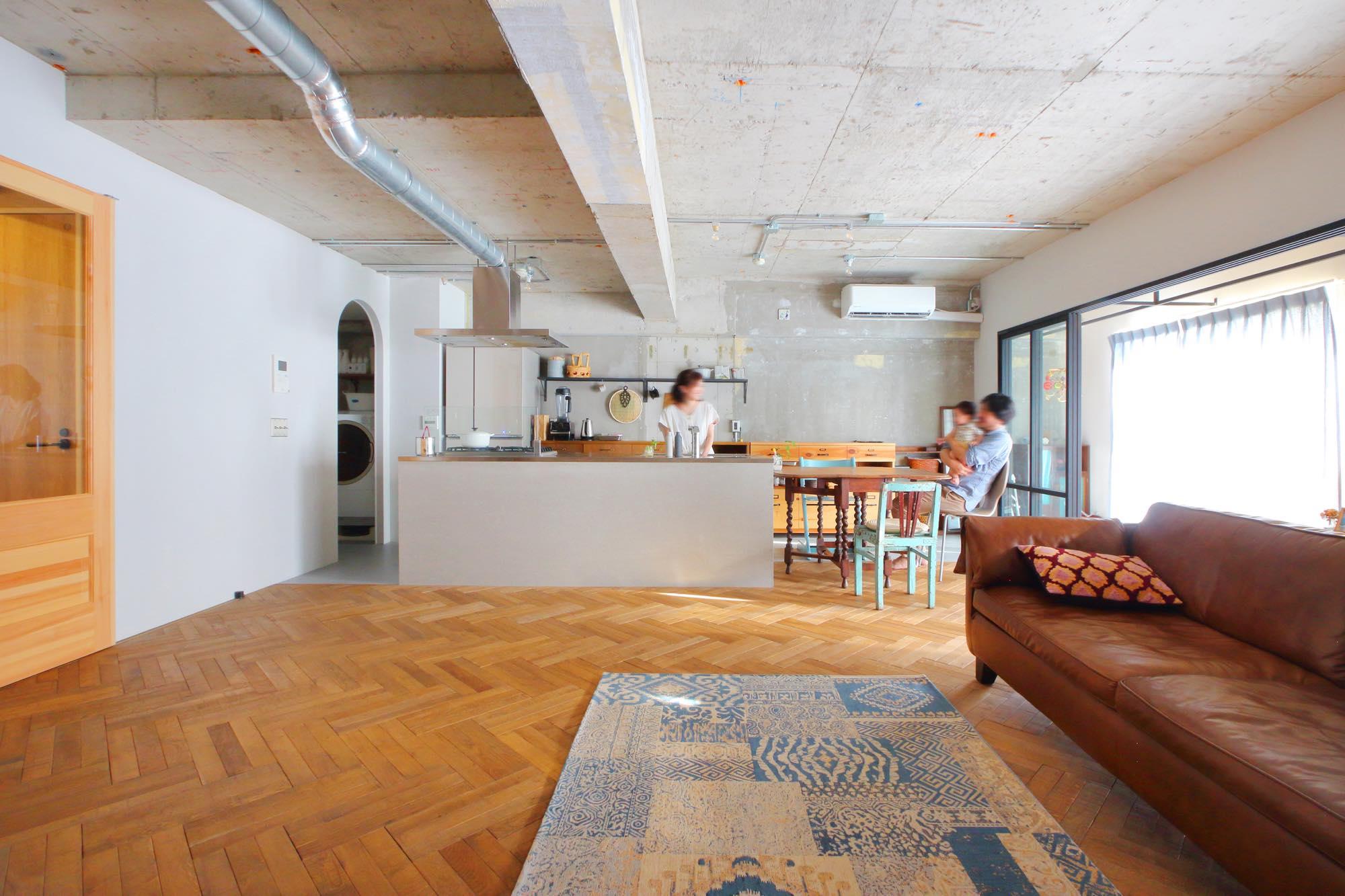 全長約6m。存在感のあるインナーテラスのリノベーション事例