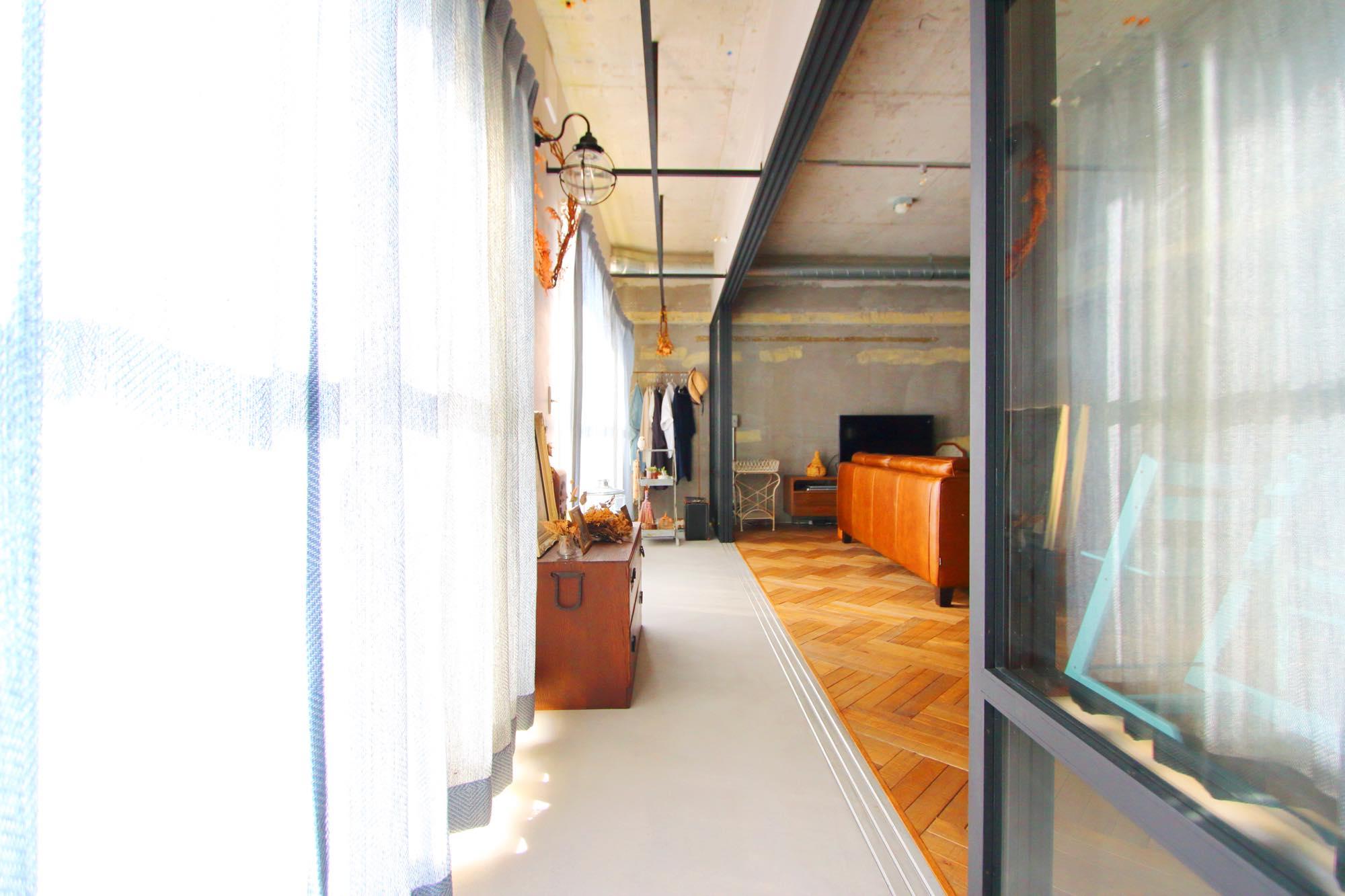 全長約6m。存在感のあるインナーテラスのリノベーション事例