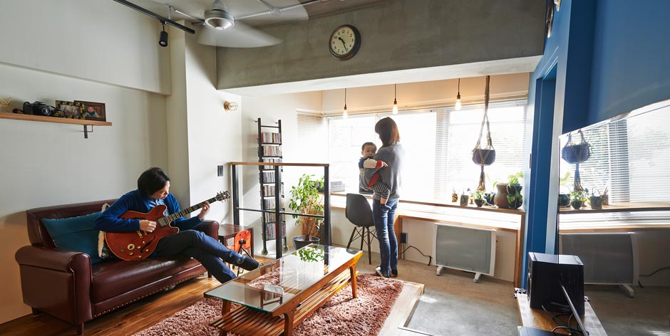 窓辺に土間を敷いて造ったインナーテラスのリノベーション事例