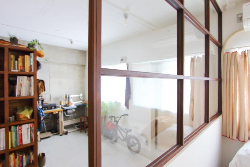 ヴィンテージ仕様の内窓＆ガラスのドアのリノベーション事例