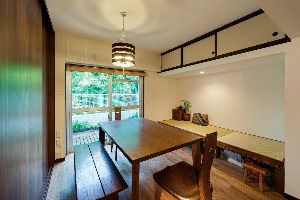 押し入れがあった場所に造ったチェア代わりの小上がりのリノベーション事例