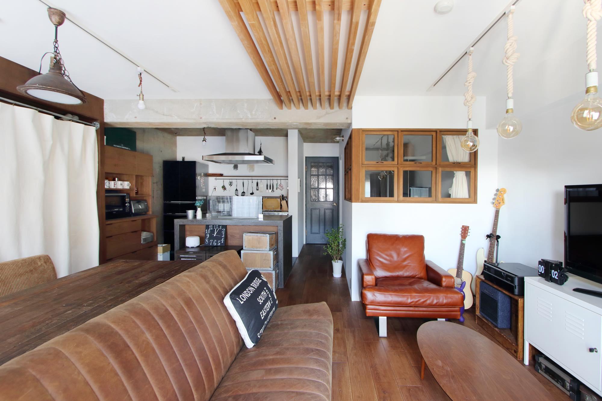 異素材をミックスさせた個性的なリノベーションスタイルのリノベーション事例