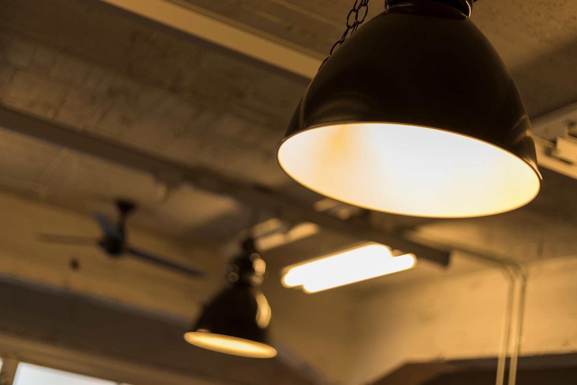 1980年代アメリカを髣髴とさせるヴィンテージオフィスのリノベーション事例