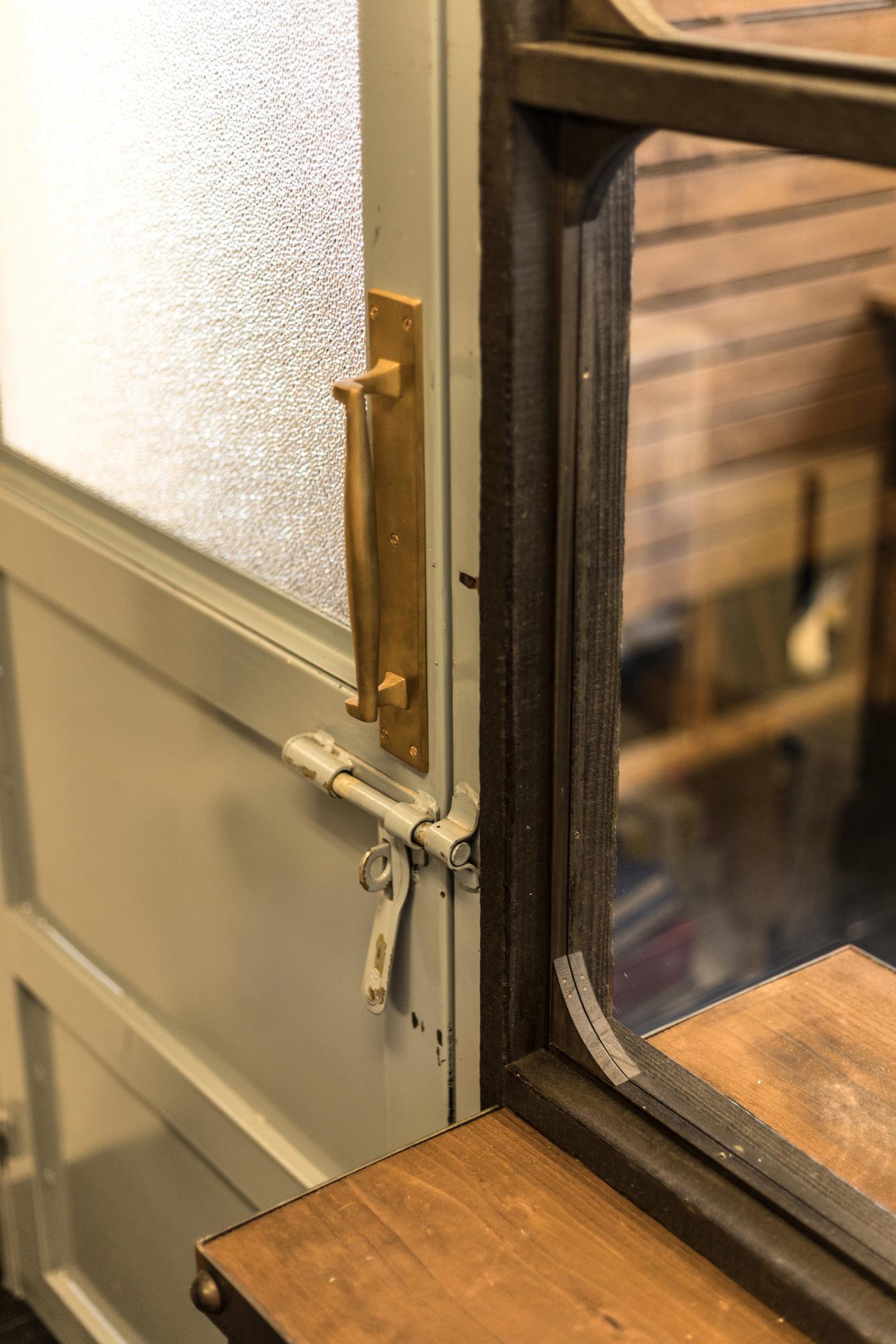 1980年代アメリカを髣髴とさせるヴィンテージオフィスのリノベーション事例