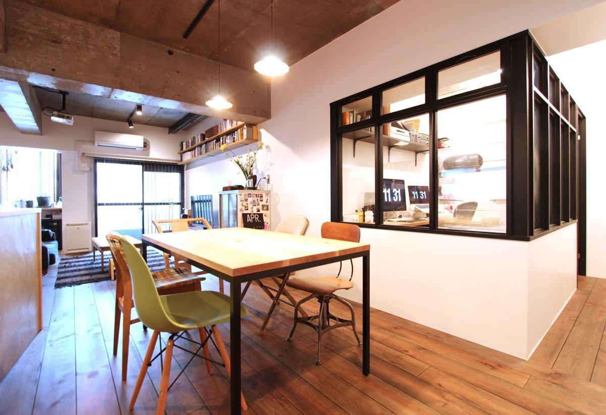 モルタルを使ったキッチンが空間に溶け込むのリノベーション事例