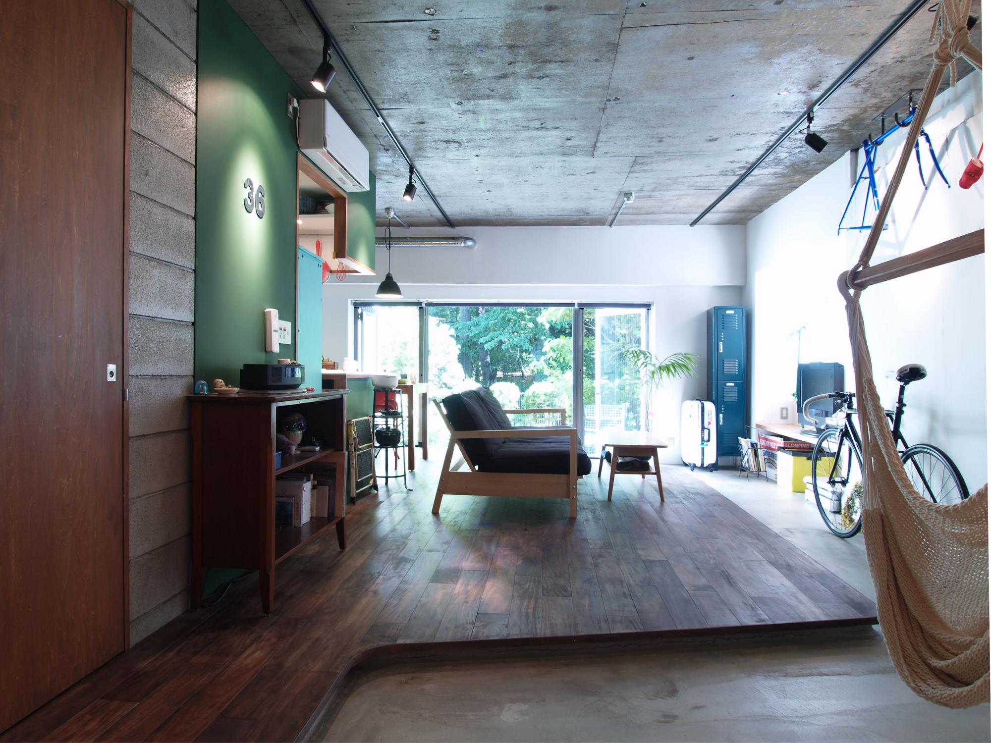 森の中の秘密基地のような、土間のある家のリノベーション事例